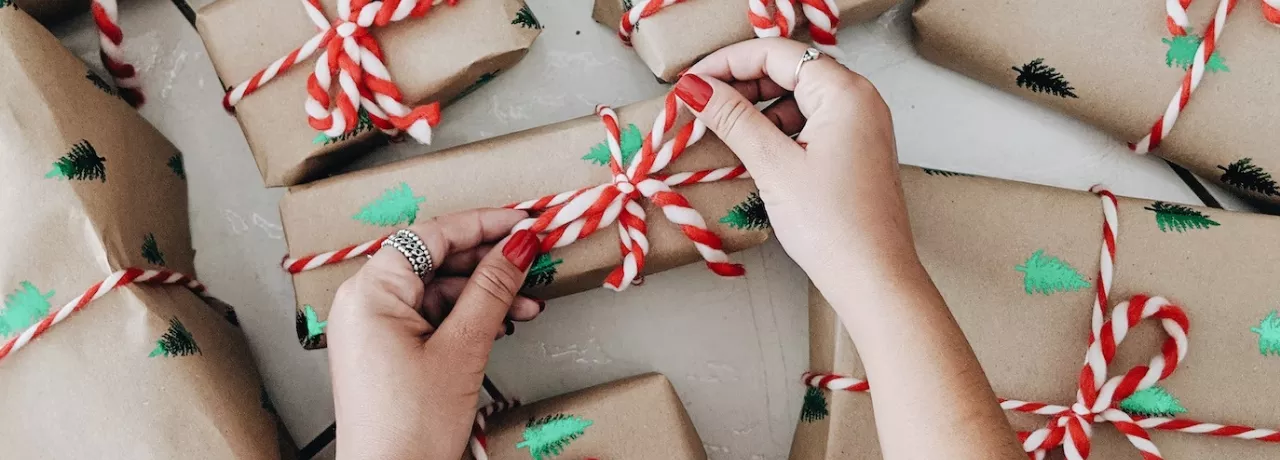 Jak letos ušetřit za vánoční dárky?