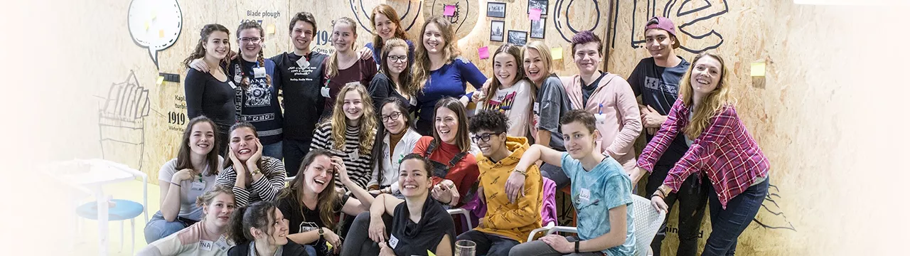 skupinové foto dětí z dětských domovů