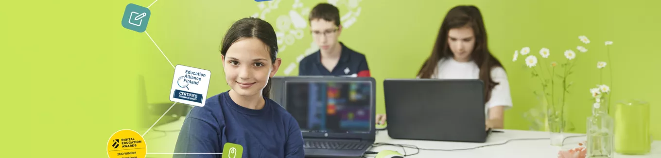 děti ve škole u počítačů