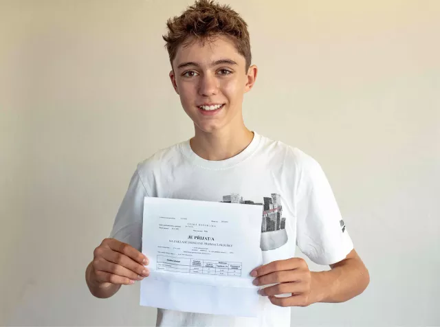 žáks potvrzením o přijetí na střední školu