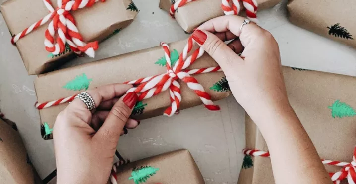 Jak letos ušetřit za vánoční dárky?