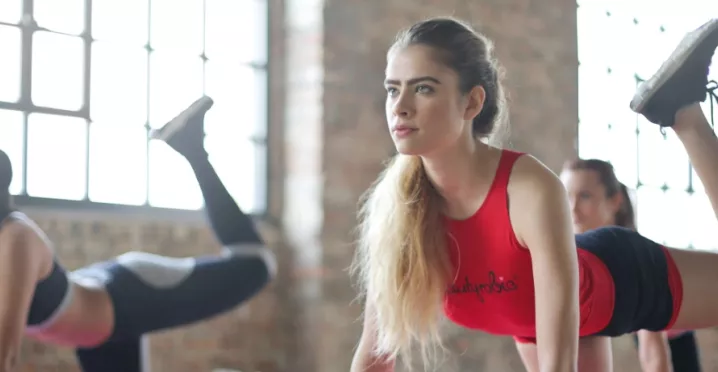 Jak se dostat s benefity do formy před plavkovou sezónou?