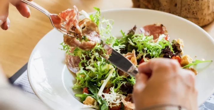 Ceny obědů za rok vzrostly o pětinu