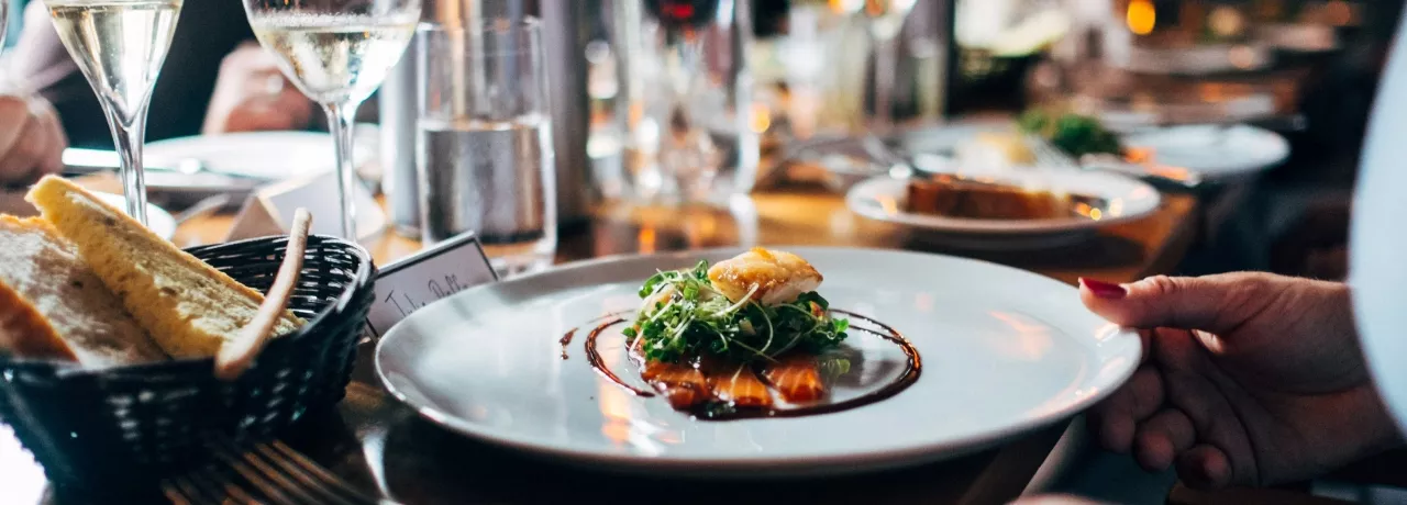 Stravenkový paušál přidělal vrásky restauratérům i firmám