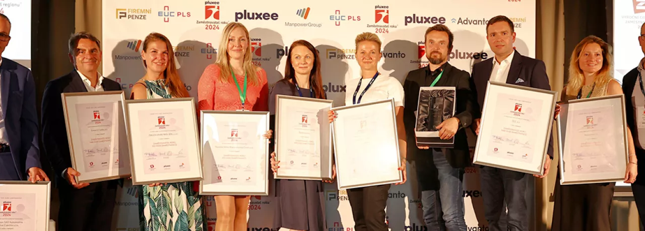 Zástupci oceněných firem s diplomy