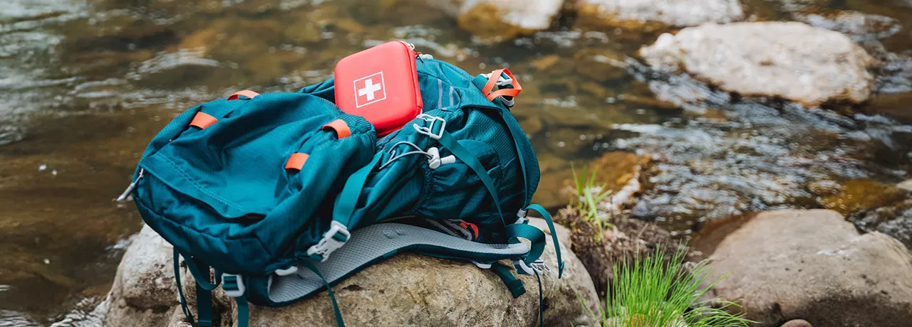 turistický batoh s lékárničkou
