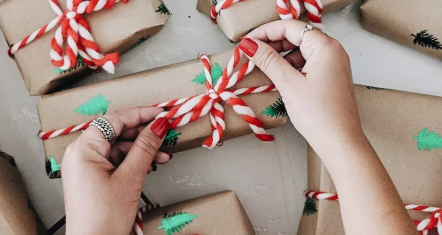 Jak letos ušetřit za vánoční dárky?