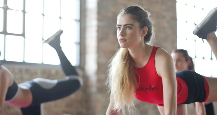 Jak se dostat s benefity do formy před plavkovou sezónou?