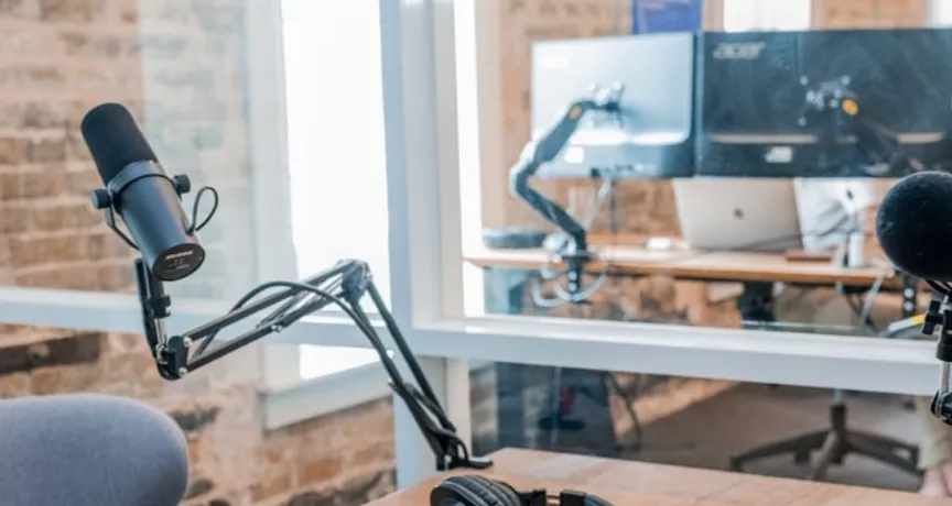 Podcast Po HRstech: Jak se udržovat v dobré kondici při sedavém zaměstnání?