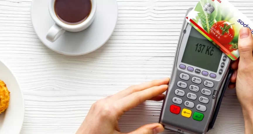 Daňově nejvýhodnější stravenka roku 2021 má hodnotu 137 Kč