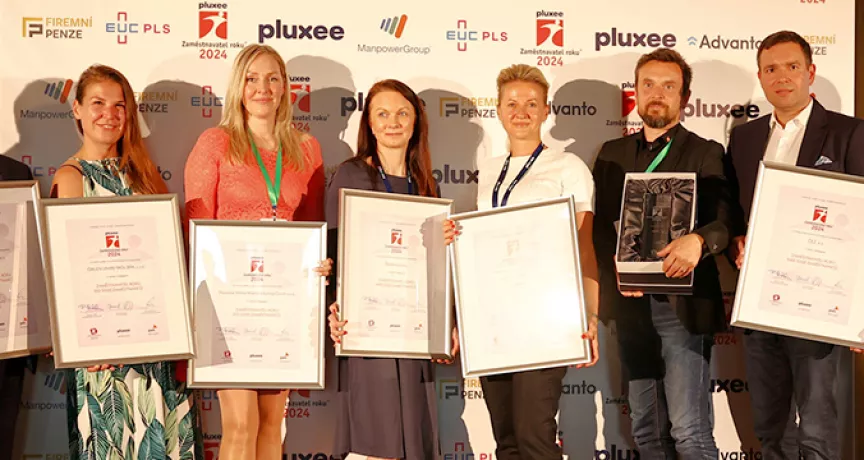 Zástupci oceněných firem s diplomy
