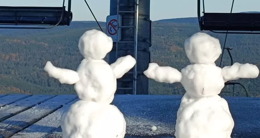 Sněhuláci na svahu