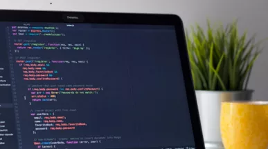 Češi o umělé inteligenci ví, ale o práci se nebojí